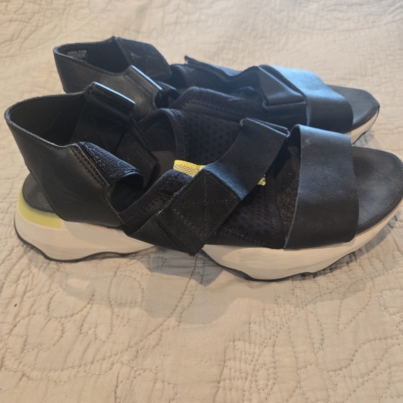 Sorel Kinetic Impact Sandals Size 10 - Picture 10 of 10
